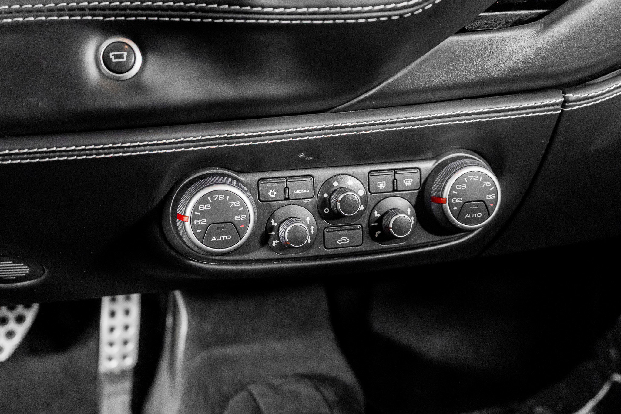 Used 2016 Ferrari 488 GTB image 39