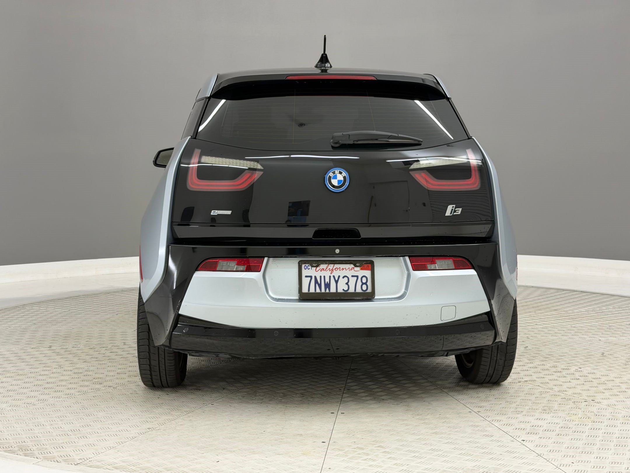 Used 2015 BMW i3 w/ Range Extender RWD image 10