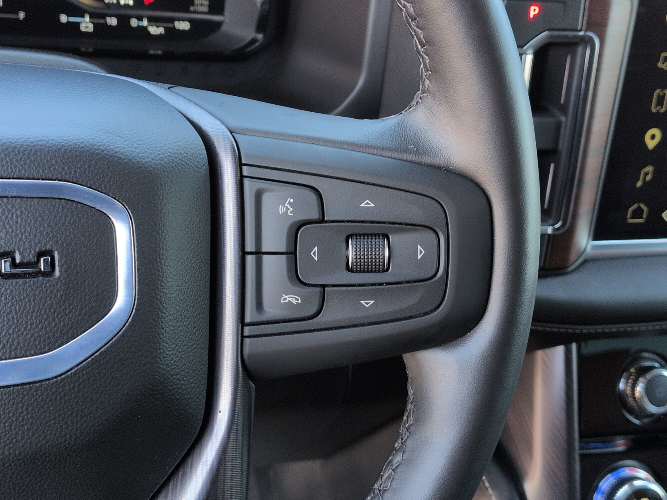 Used 2024 GMC Yukon Denali Ultimate AWD/4WD image 19