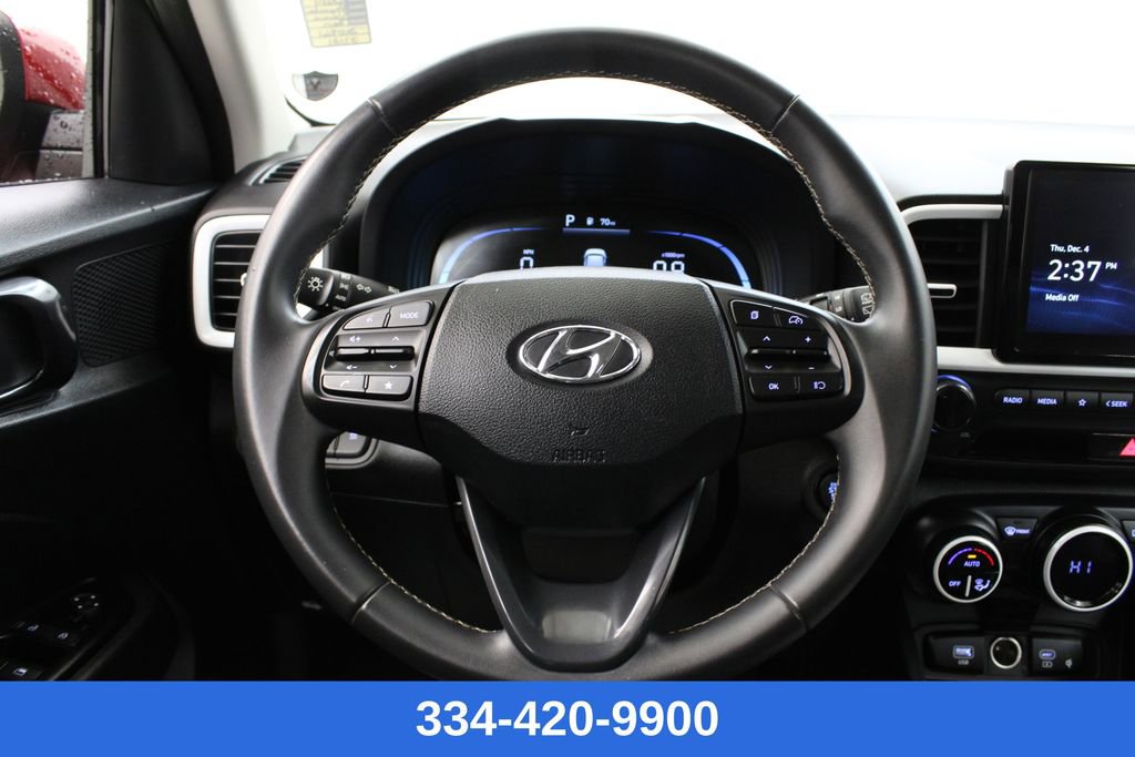 Used 2024 Hyundai Venue Limited image 21