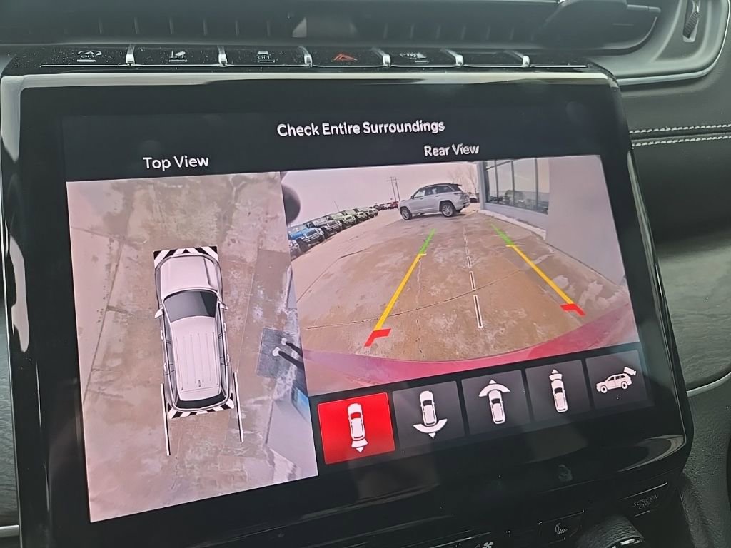 Used 2025 Jeep Grand Cherokee L Limited w/ Luxury Tech Group II image 54