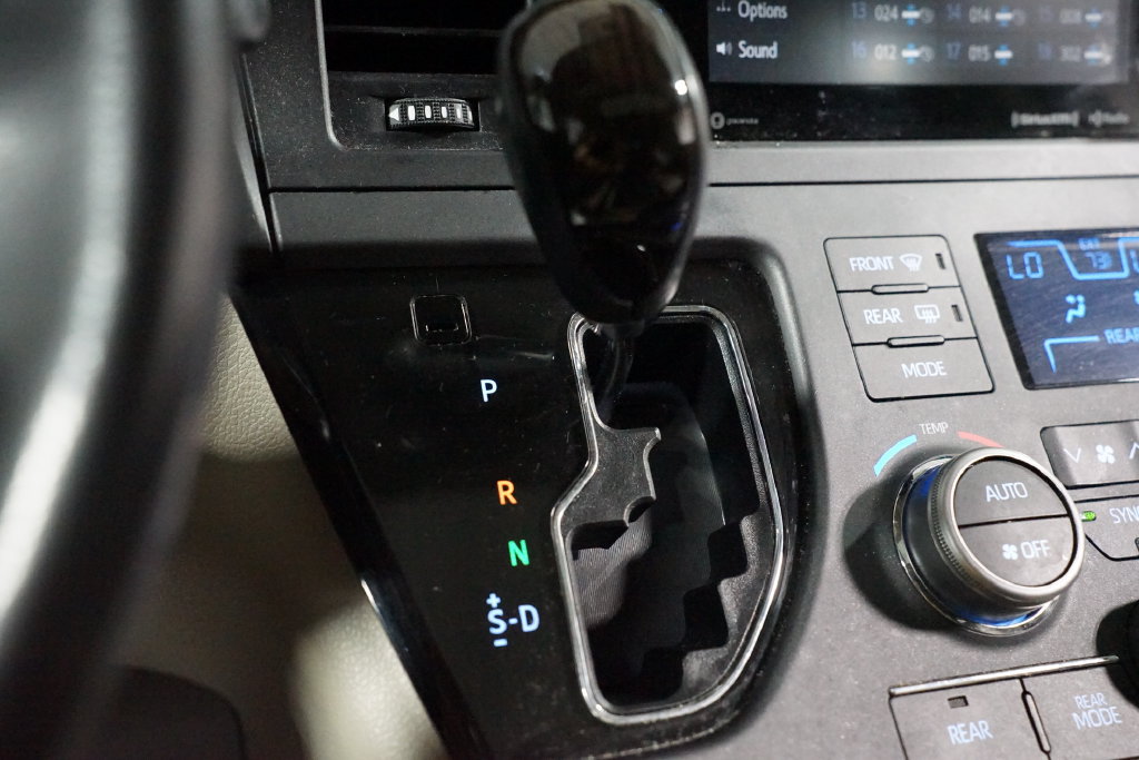 Certified 2020 Toyota Sienna XLE Premium FWD image 21