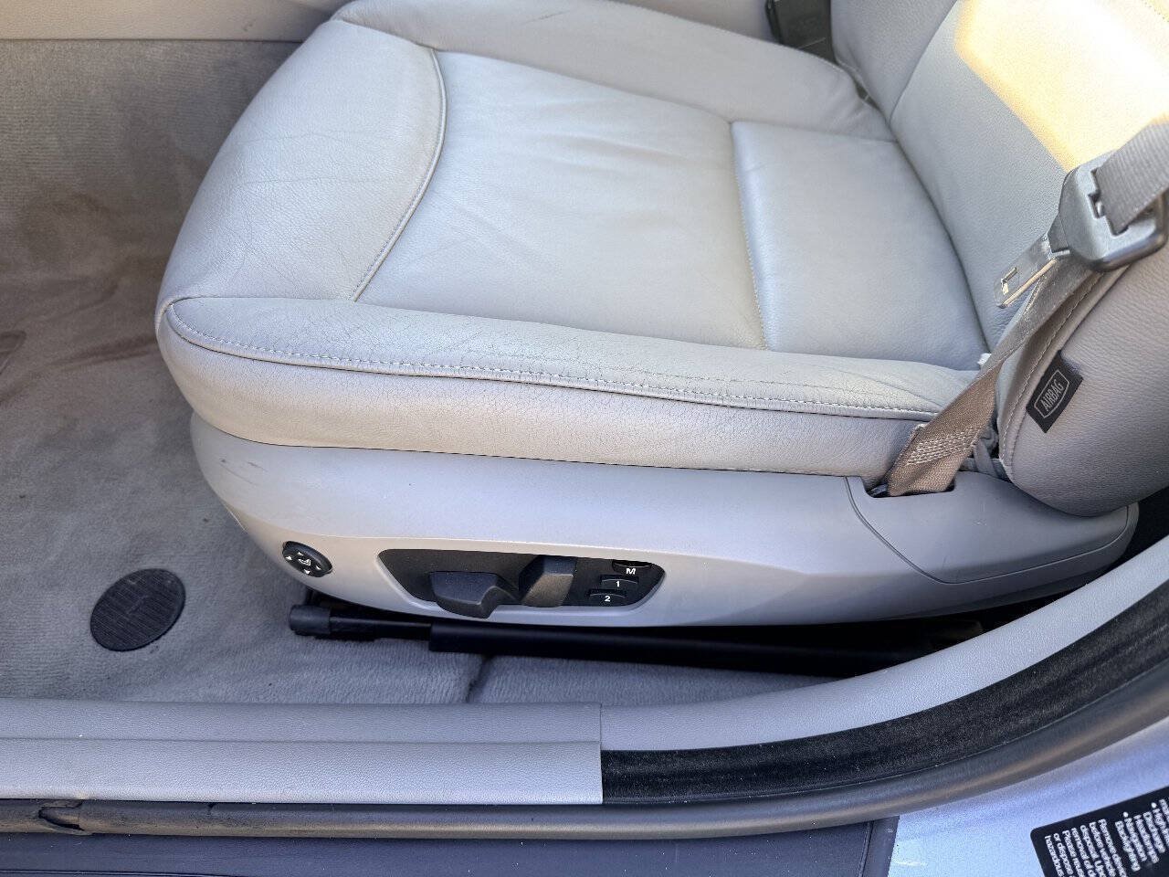 Used 2009 BMW 328i xDrive Wagon AWD/4WD image 10
