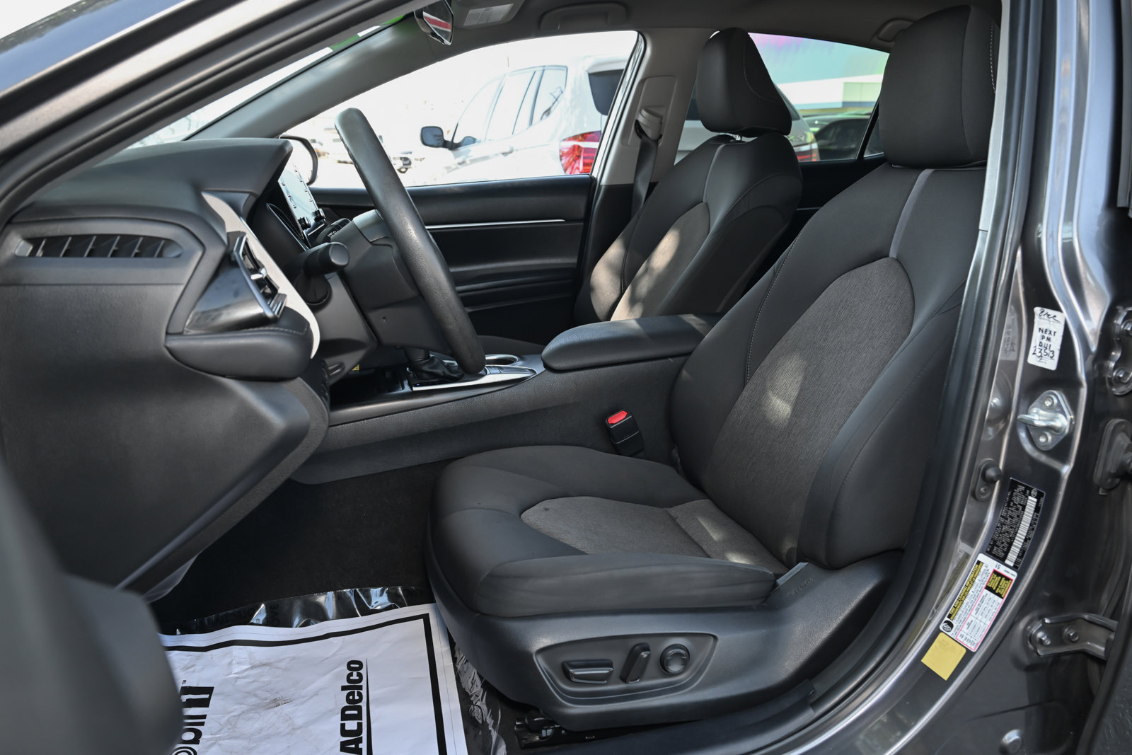 Used 2022 Toyota Camry LE w/ Carpet Mat Package (TMS) image 18