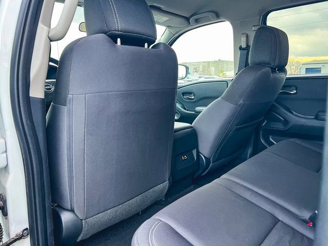 Used 2023 Nissan Frontier SV image 10