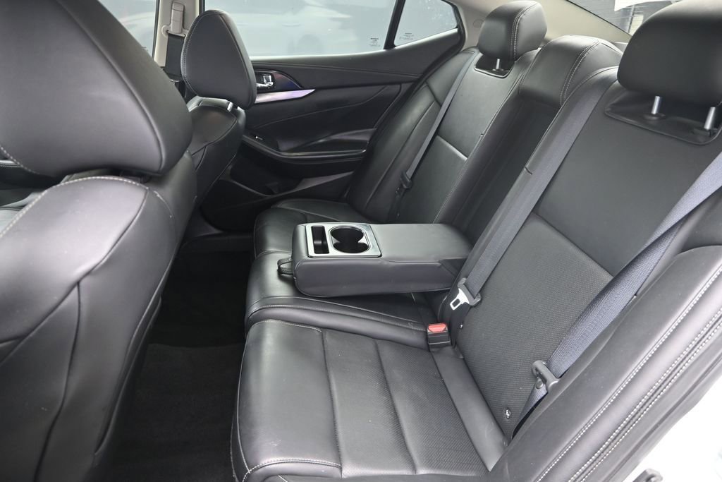 Used 2021 Nissan Maxima 3.5 SV w/ Floor Mat Group FWD image 13