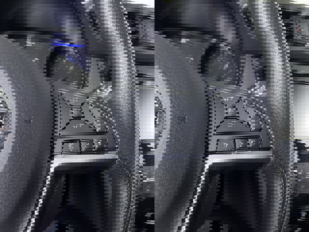 Used 2020 Nissan Rogue Sport S image 25