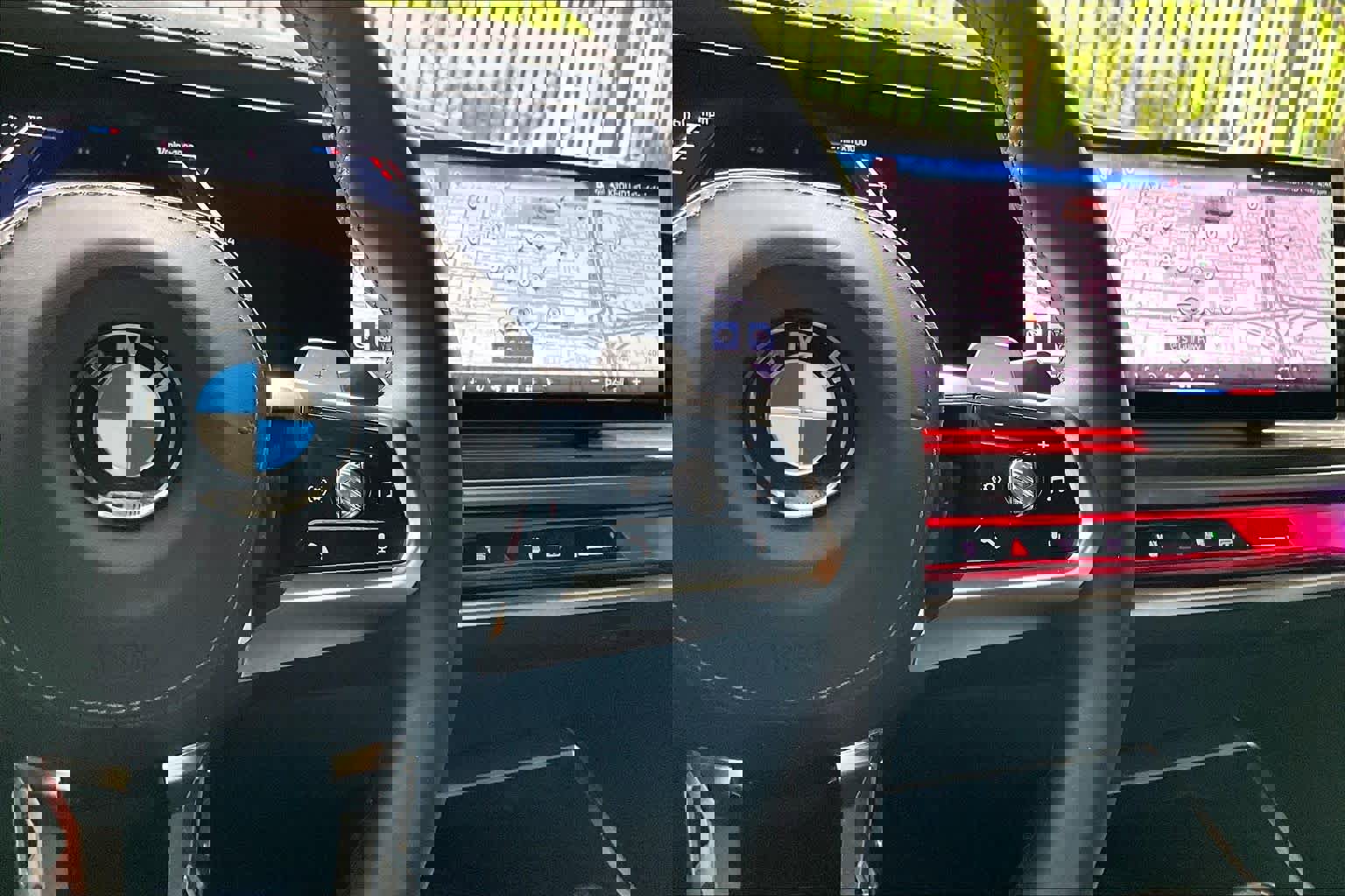 Used 2023 BMW 740i image 24