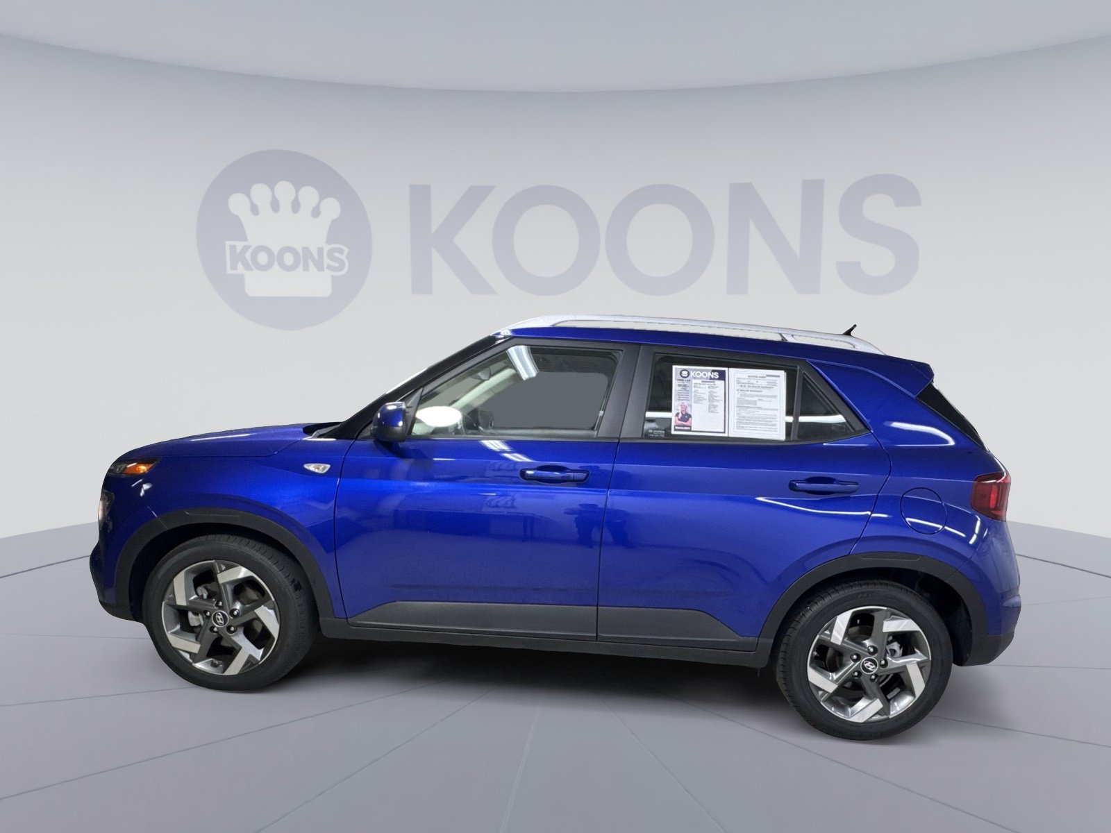 Used 2025 Hyundai Venue SEL FWD image 17