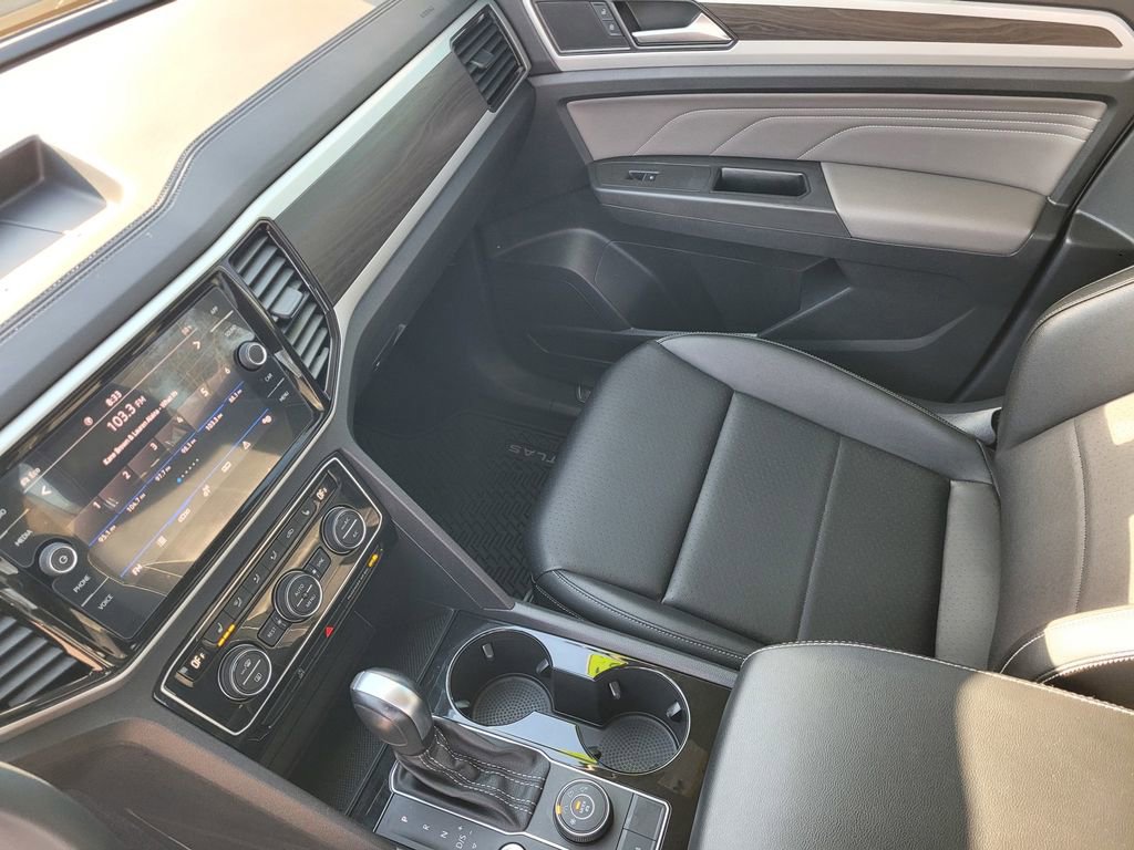 Used 2023 Volkswagen Atlas SE image 15