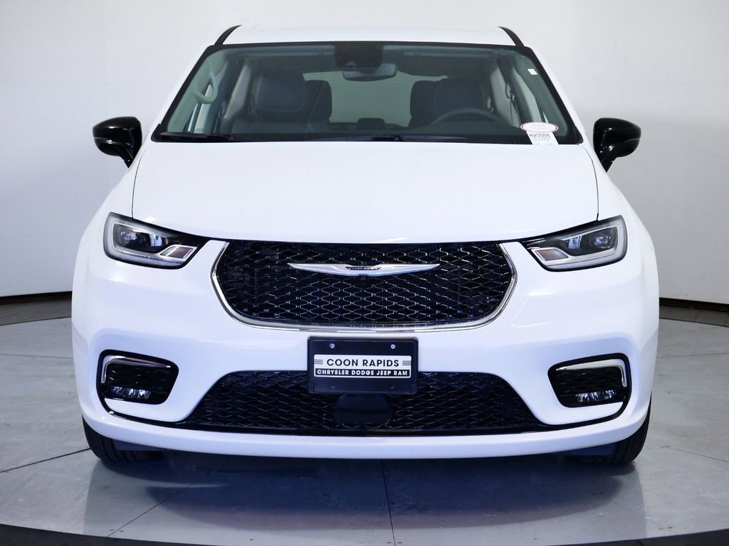 New 2024 Chrysler Pacifica Touring-L image 4