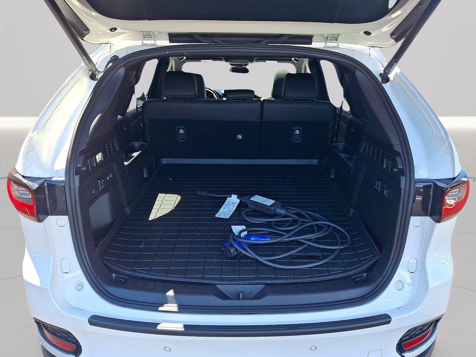 Used 2025 MAZDA CX-70 Plug-In Hybrid w/ Premium Plus AWD/4WD image 28