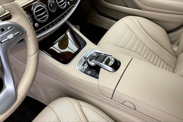 Used 2019 Mercedes-Benz S 560 Sedan image 17
