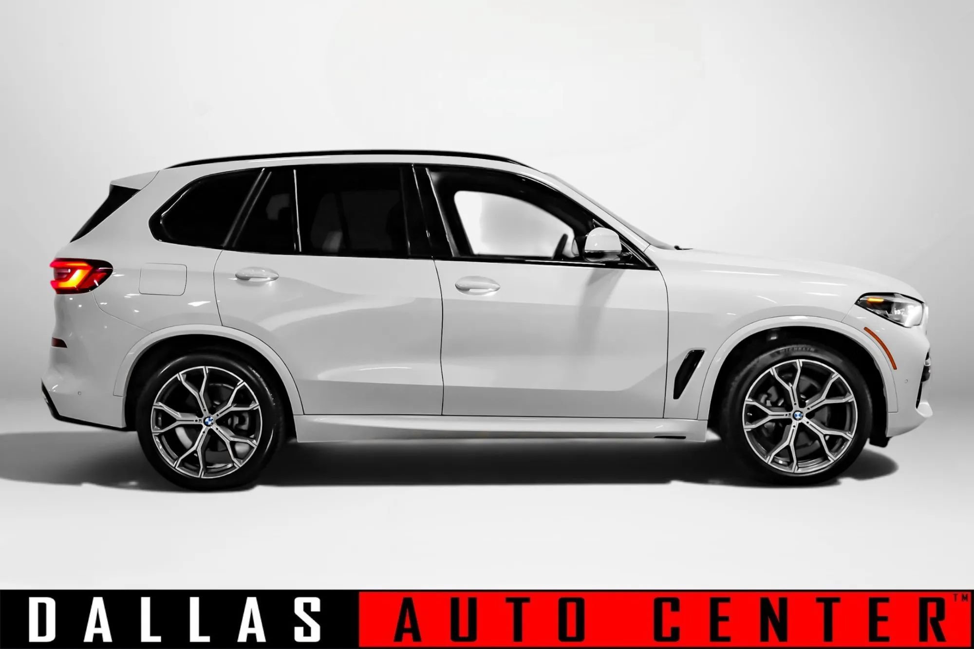 Used 2020 BMW X5 xDrive40i w/ M Sport Package AWD/4WD image 4