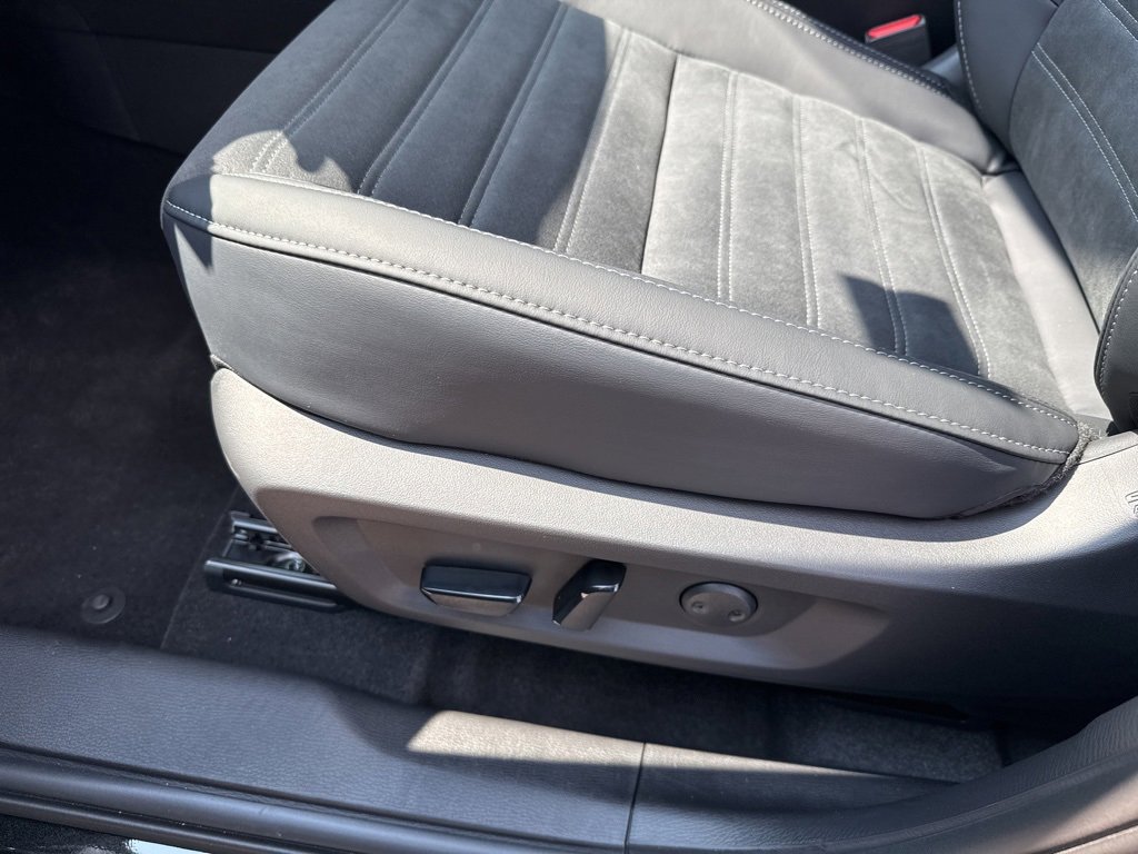 New 2025 Mitsubishi Outlander SE image 26
