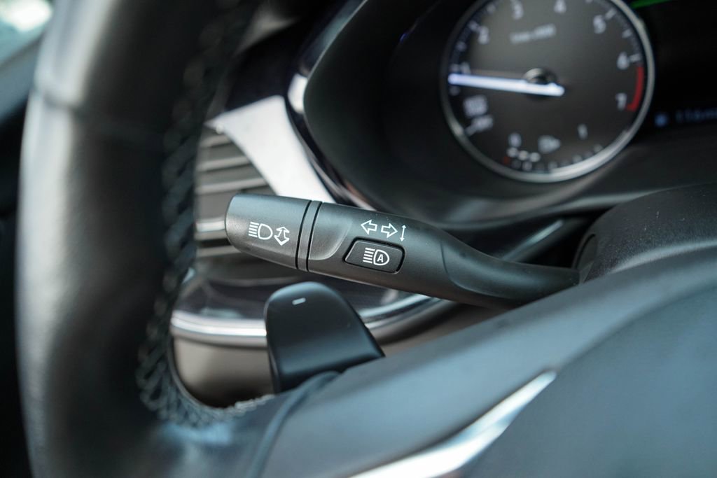 Used 2023 Buick Envision Essence FWD image 29