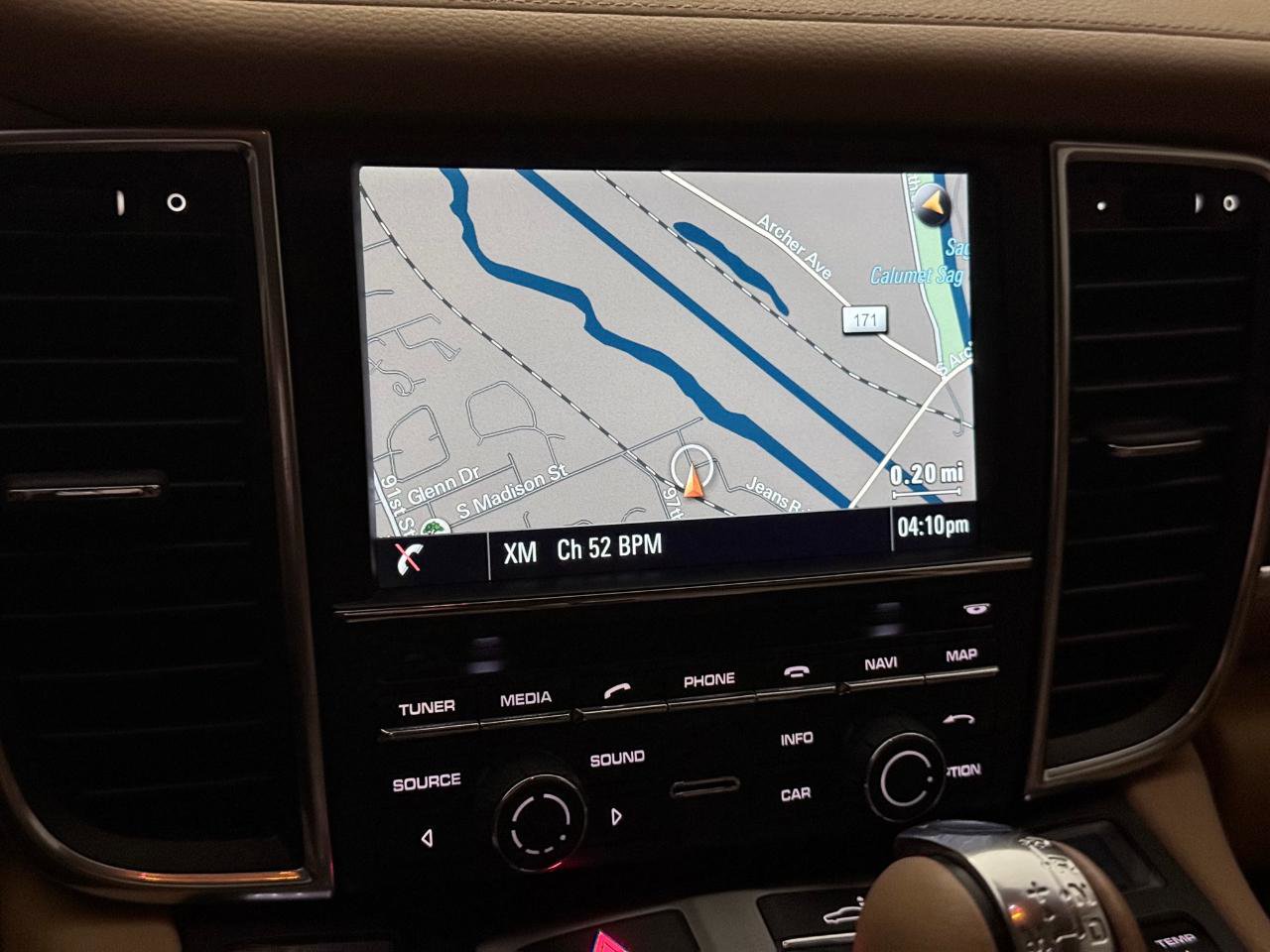 Used 2014 Porsche Panamera 4 image 33