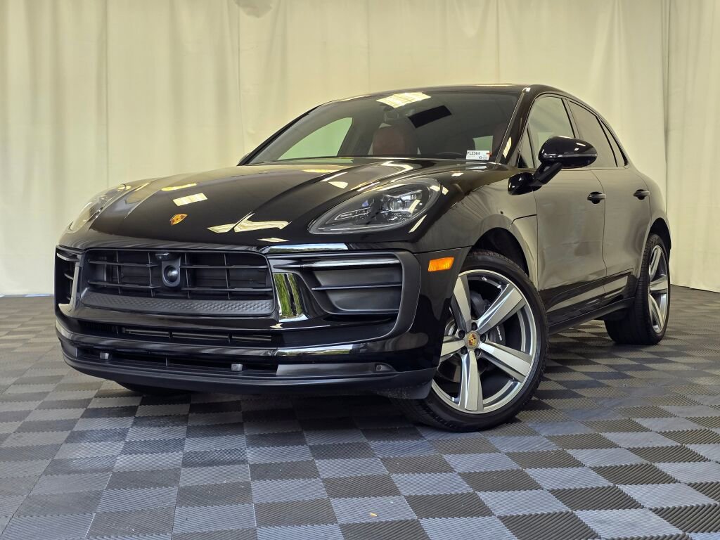 Certified 2024 Porsche Macan video 1
