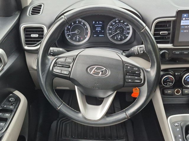 Used 2022 Hyundai Venue SEL FWD image 23