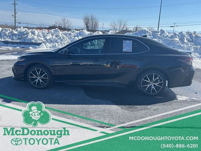 Used 2024 Toyota Camry SE image 8
