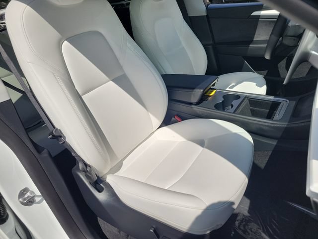 Used 2023 Tesla Model Y Long Range AWD/4WD image 17