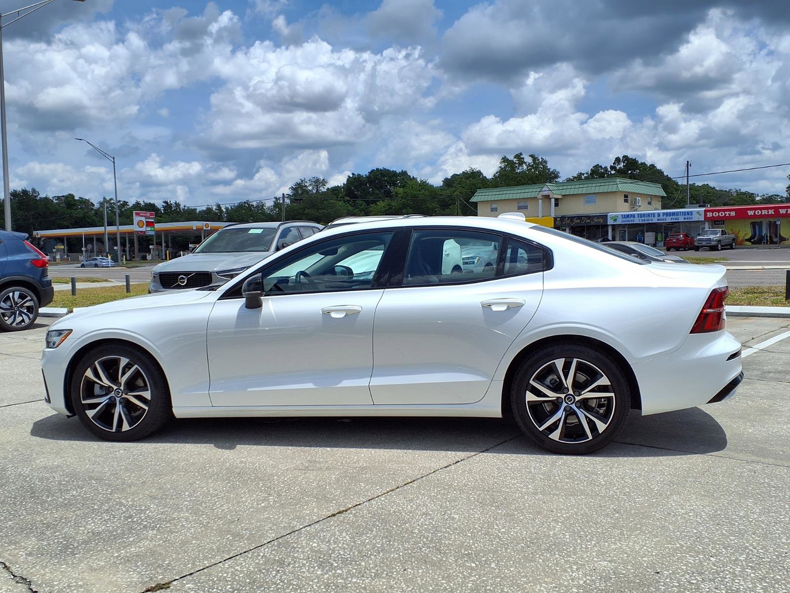 Certified 2025 Volvo S60 B5 Core w/ Protection Package Premier FWD image 4