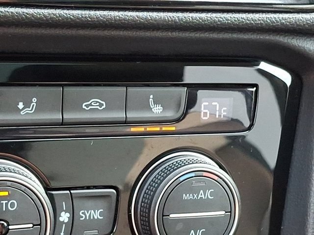 Certified 2022 Volkswagen Taos SEL AWD/4WD image 30