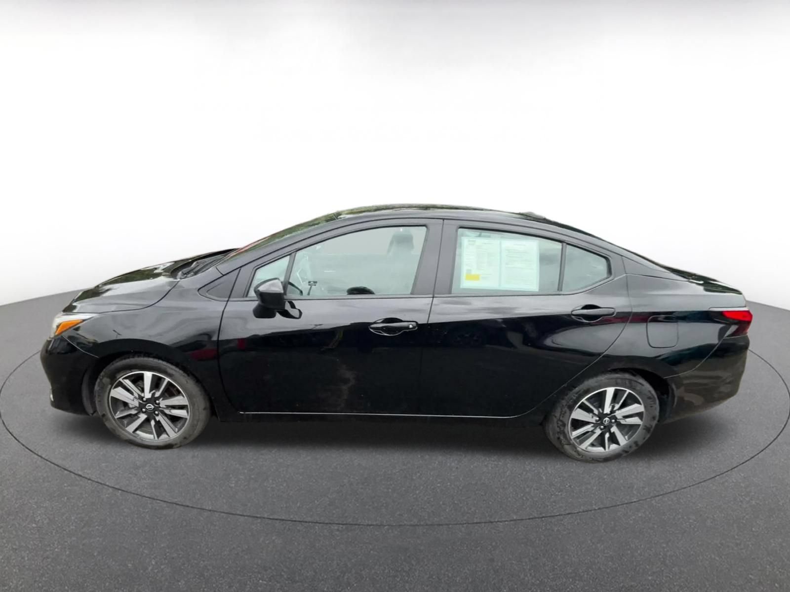 Used 2025 Nissan Versa SV FWD image 8