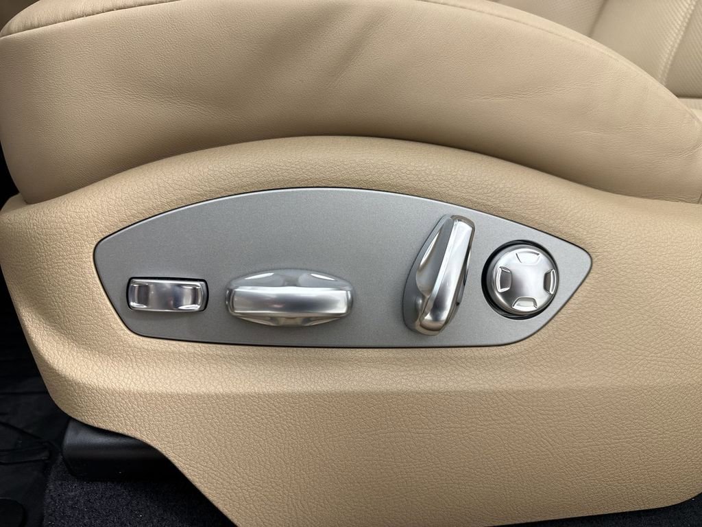 New 2026 Porsche Macan AWD/4WD image 40