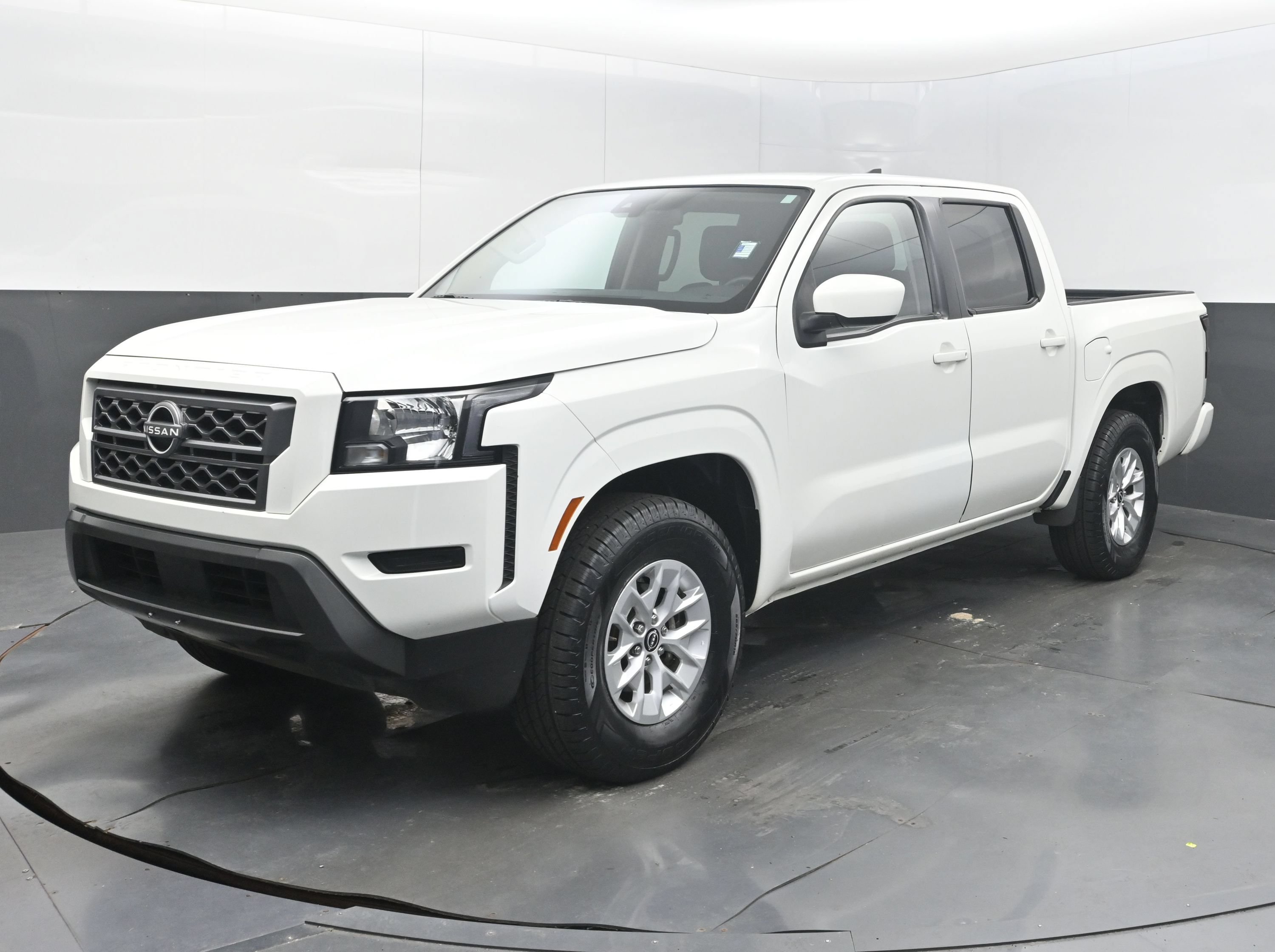 Used 2024 Nissan Frontier SV RWD image 4