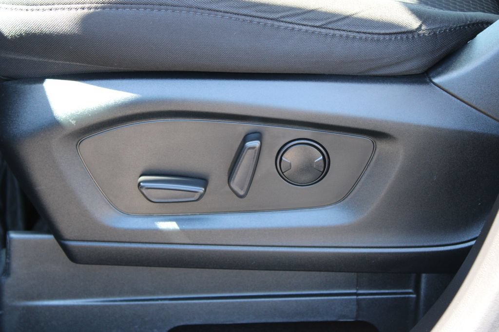 Used 2023 Ford Explorer XLT AWD/4WD image 19