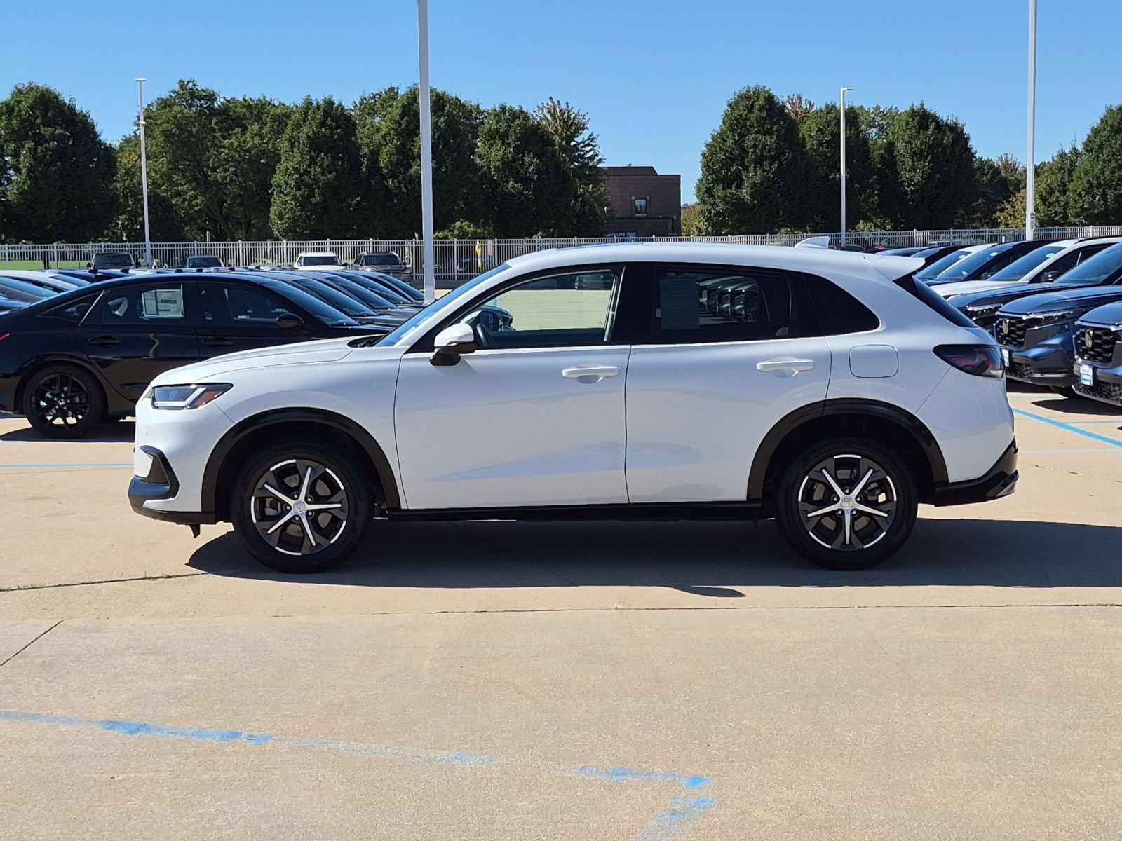 Used 2024 Honda HR-V EX-L image 9