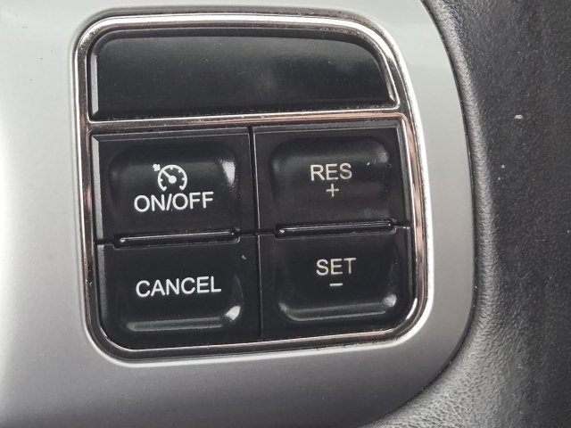 Used 2011 Jeep Grand Cherokee 70th Anniversary AWD/4WD image 6