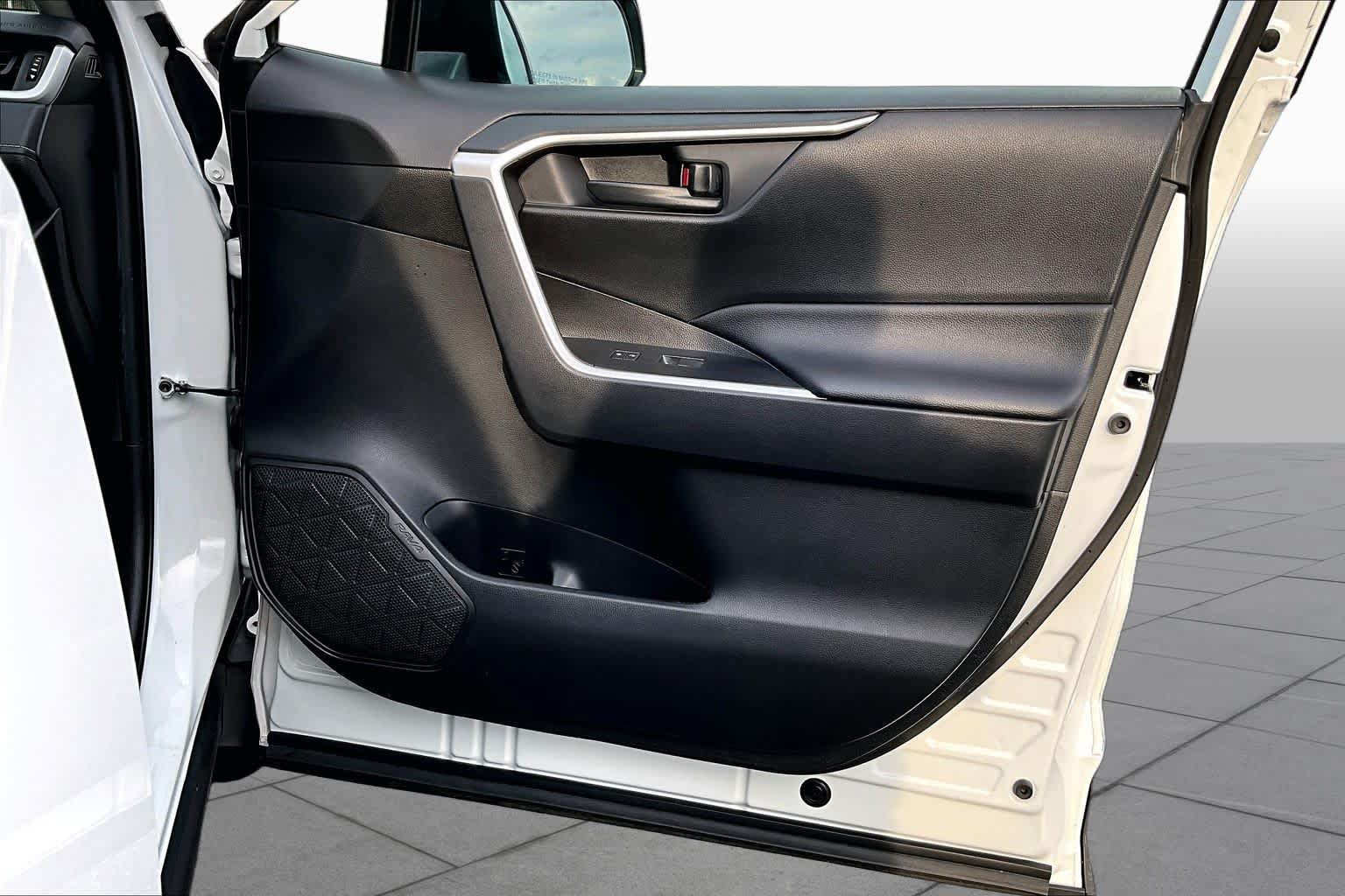 Used 2020 Toyota RAV4 LE w/ All Weather Liner Package FWD image 23