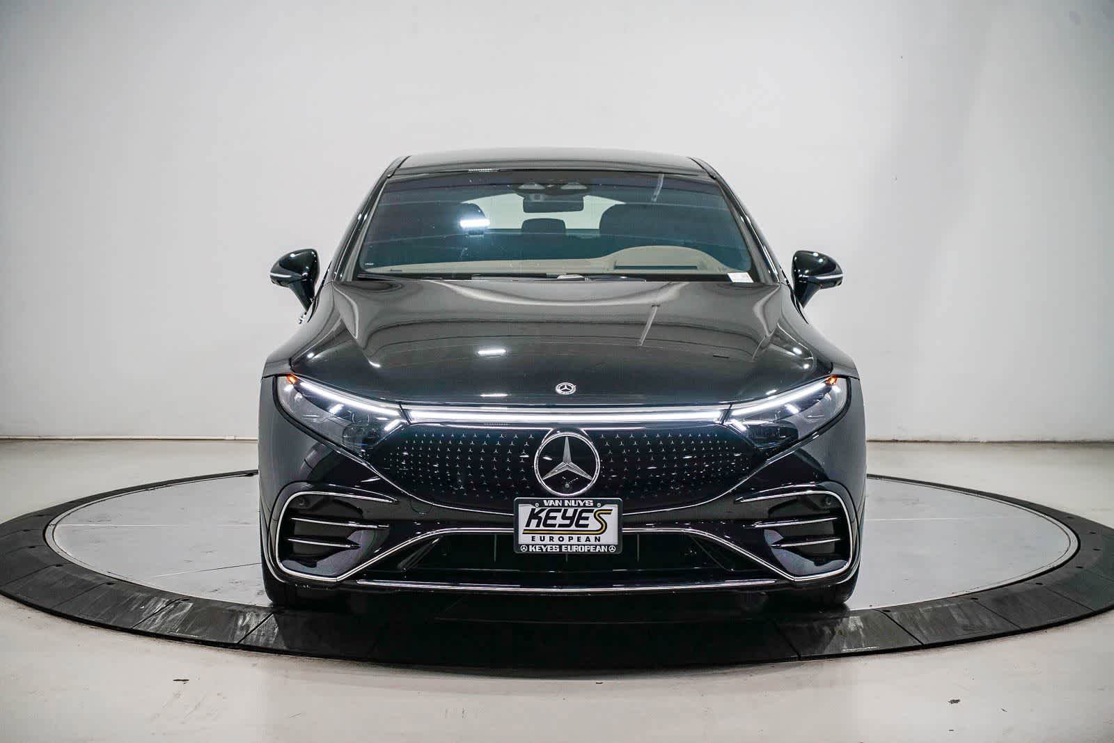 Used 2023 Mercedes-Benz EQS 580 4MATIC Sedan image 6