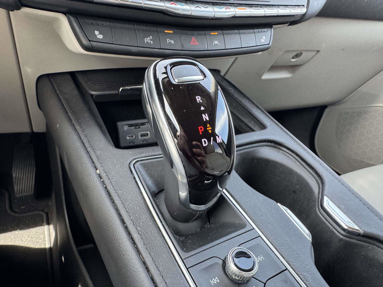 Certified 2022 Cadillac XT4 Premium Luxury w/ Enhanced Visibility Package AWD/4WD image 18