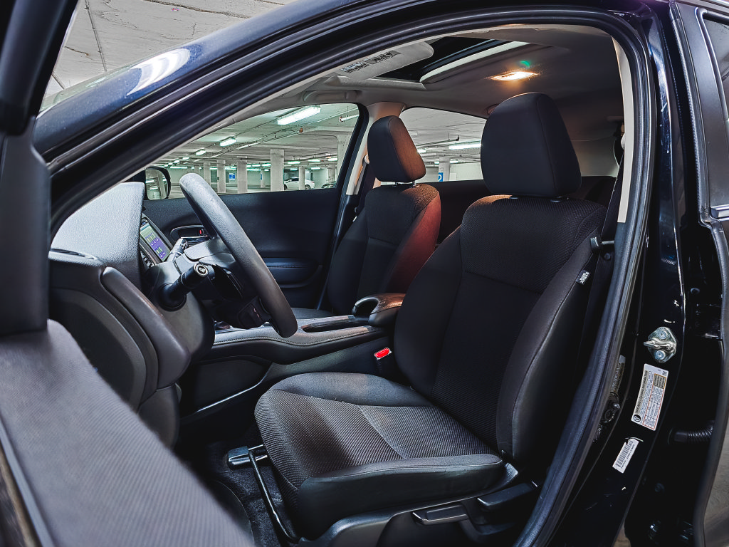 Used 2017 Honda HR-V EX image 16