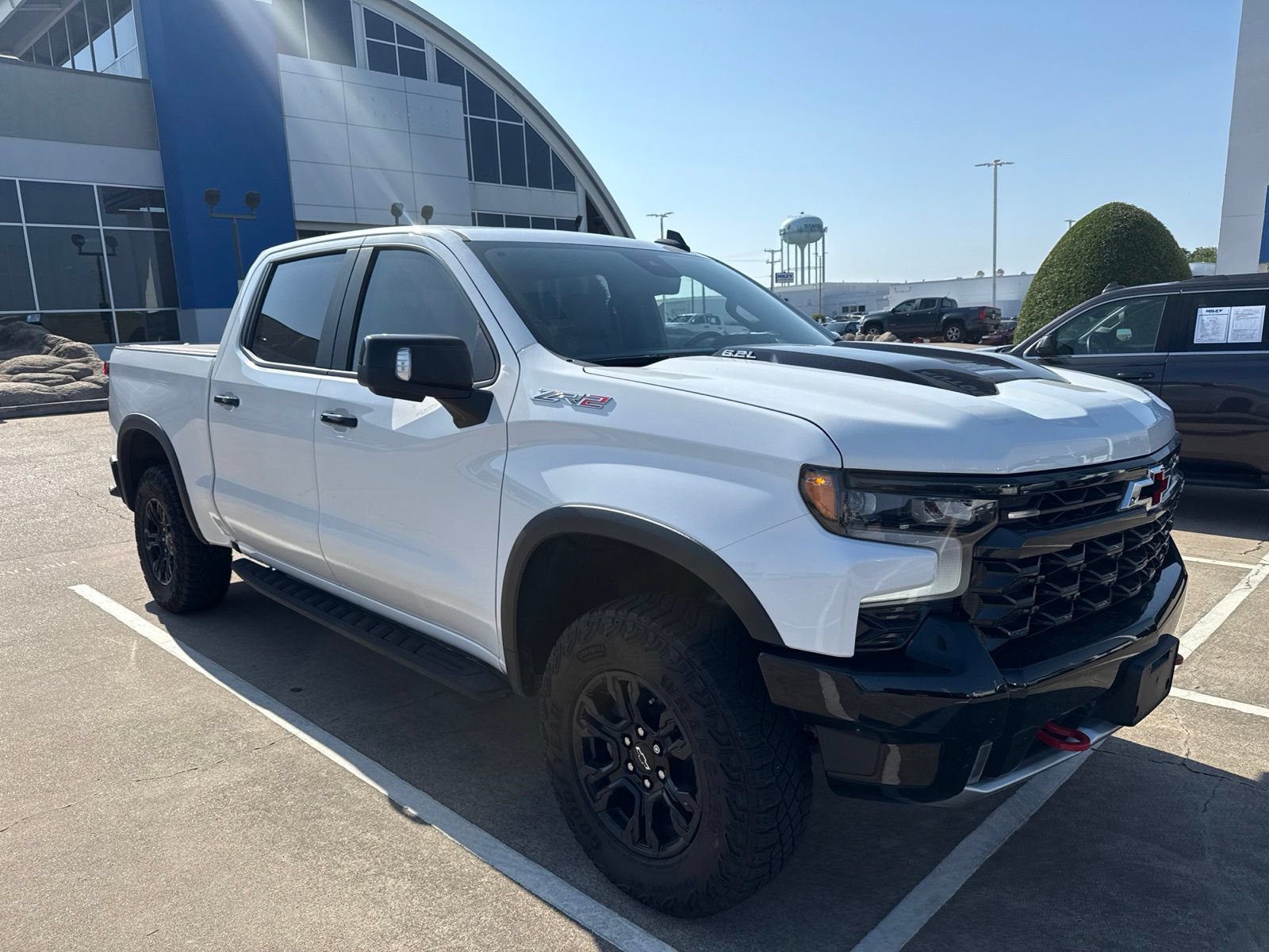 Used 2022 Chevrolet Silverado 1500 ZR2 w/ Technology Package AWD/4WD image 3