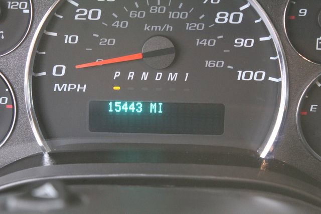 Used 2022 Chevrolet Express 2500 w/ Driver Convenience Package image 24