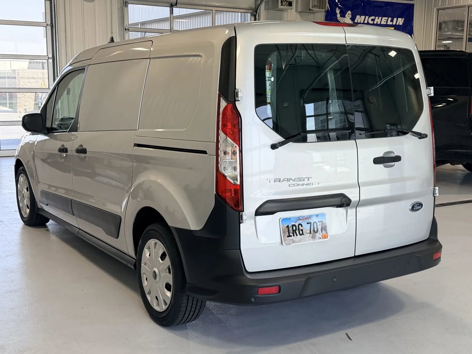 Used 2021 Ford Transit Connect XL FWD image 5