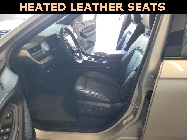 New 2025 Jeep Grand Cherokee L Limited w/ Black Appearance Package image 16