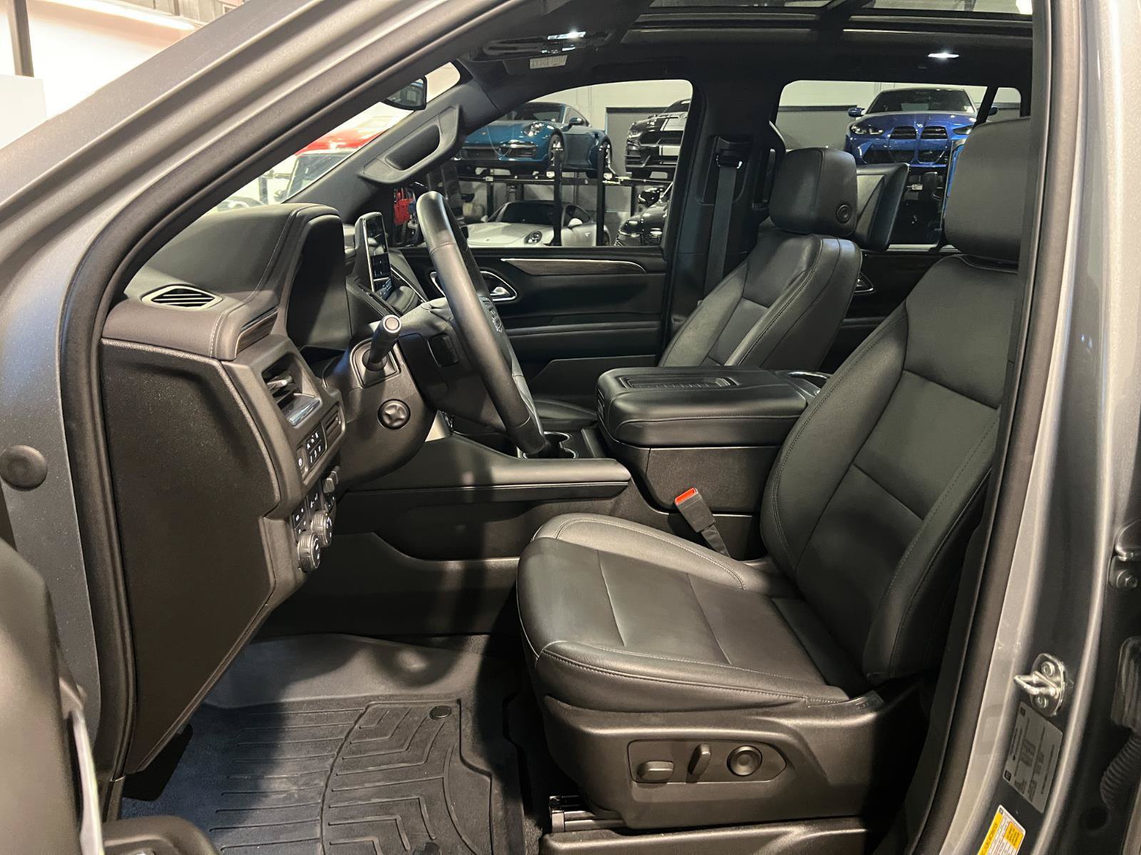 Used 2023 Chevrolet Tahoe Z71 w/ Z71 Off-Road Package AWD/4WD image 8
