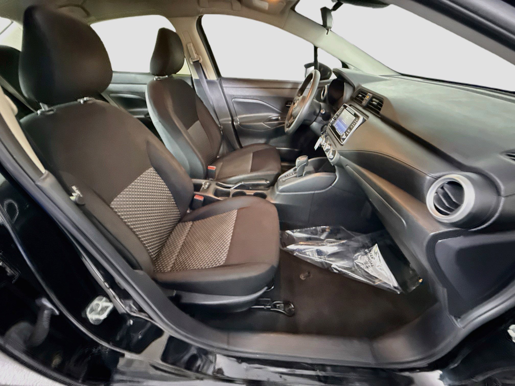 Used 2023 Nissan Versa S w/ S Plus Package FWD image 28