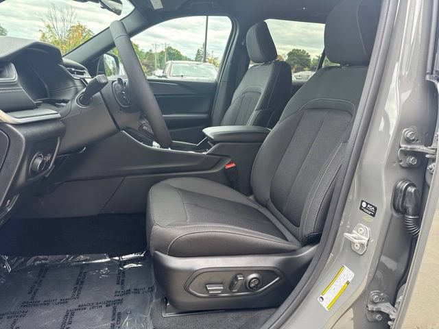 New 2027 Jeep Grand Cherokee Laredo AWD/4WD image 9