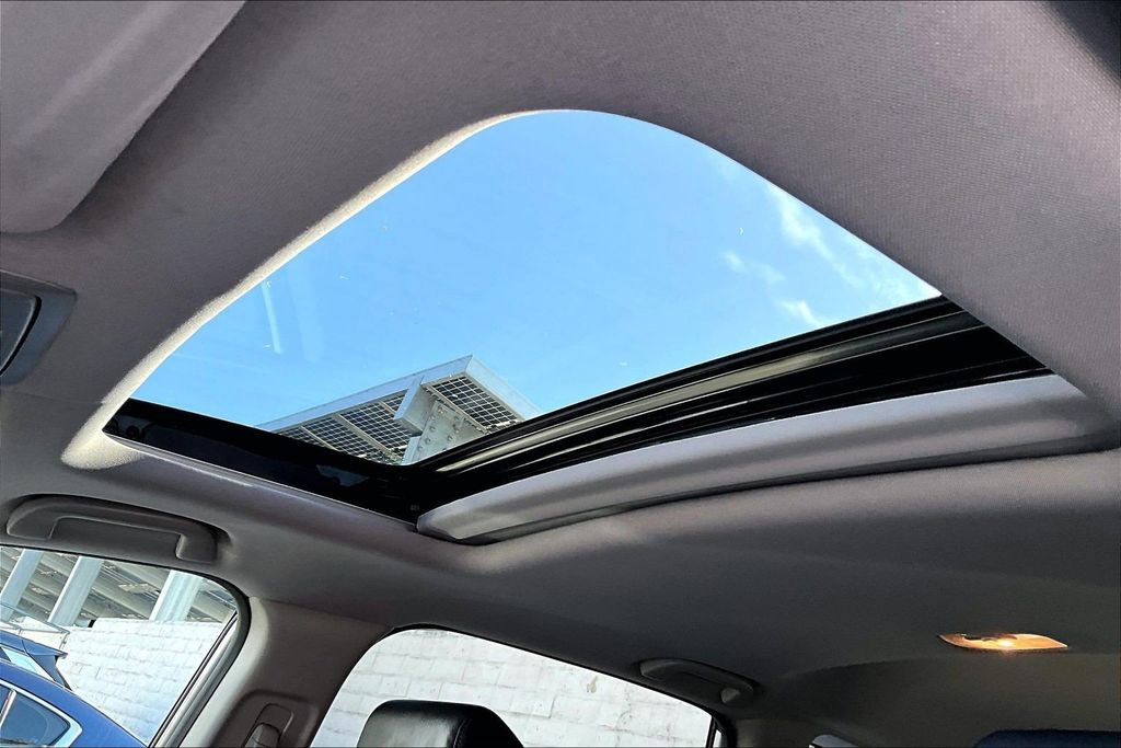 Used 2020 Honda CR-V Touring image 12