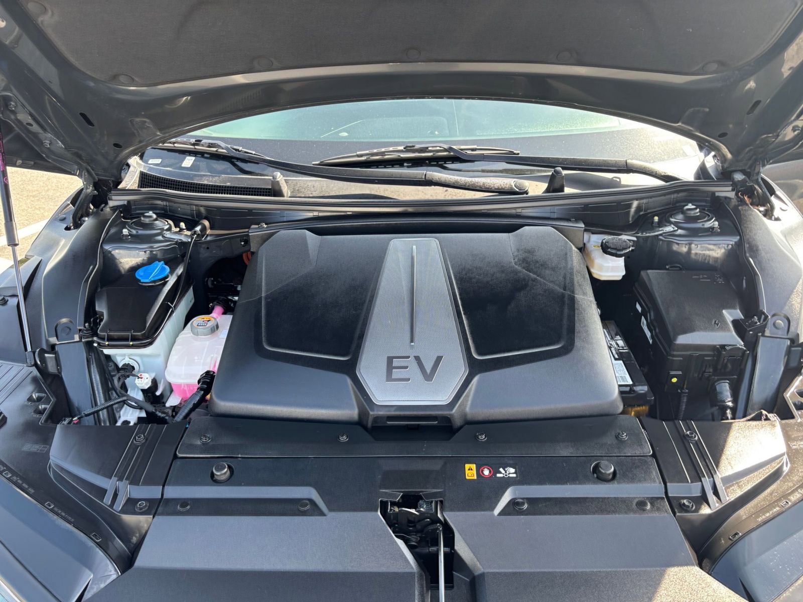 Used 2023 Kia EV6 Wind image 38