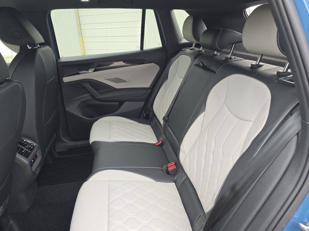 New 2026 Volkswagen Tiguan SEL R-Line AWD/4WD image 35