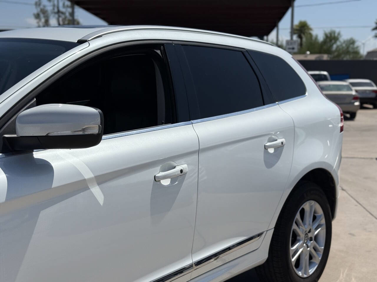Used 2015 Volvo XC60 T5 Premier w/ Proximity Package image 11