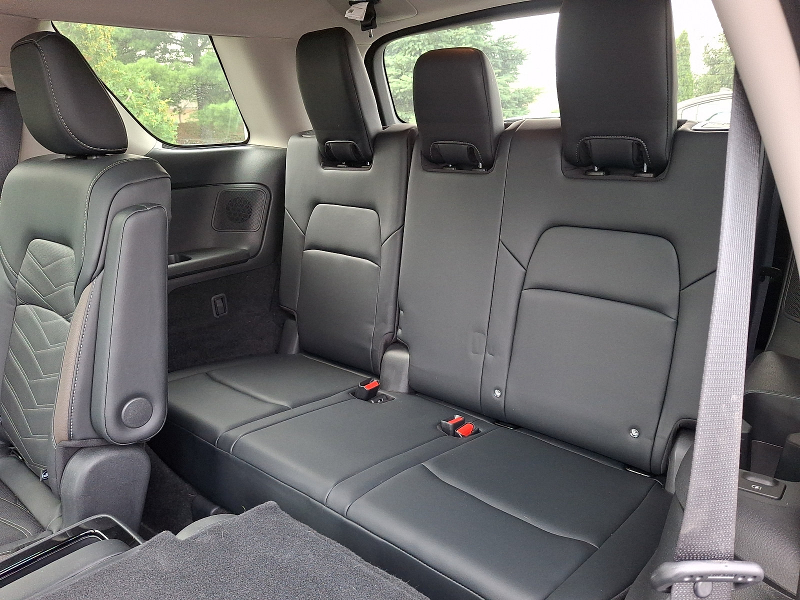Certified 2023 Nissan Pathfinder Platinum w/ Lighting Package (N93) AWD/4WD image 9