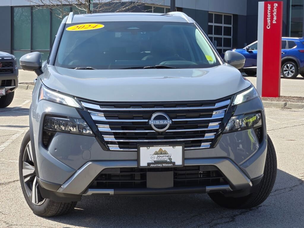 Used 2024 Nissan Rogue SL w/ SL Premium Package image 3